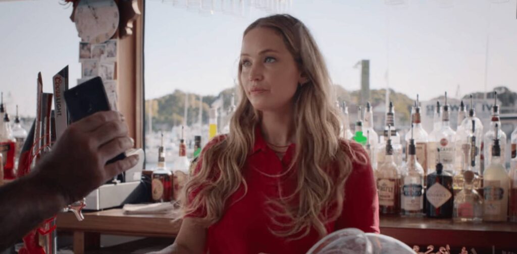 Que Horas Eu Te Pego cena inedita do filme mostra Jennifer Lawrence quase demitida 1
