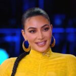 A revista People relata que Kim Kardashian esta em um relacionamento com um jogador de futebol americano. 1