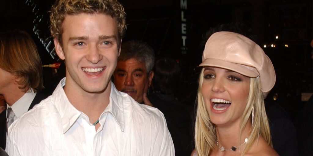 Britney Spears revela que Justin Timberlake terminou o relacionamento com ela por mensagem de texto e compartilha detalhes sobre sua infidelidade. 1