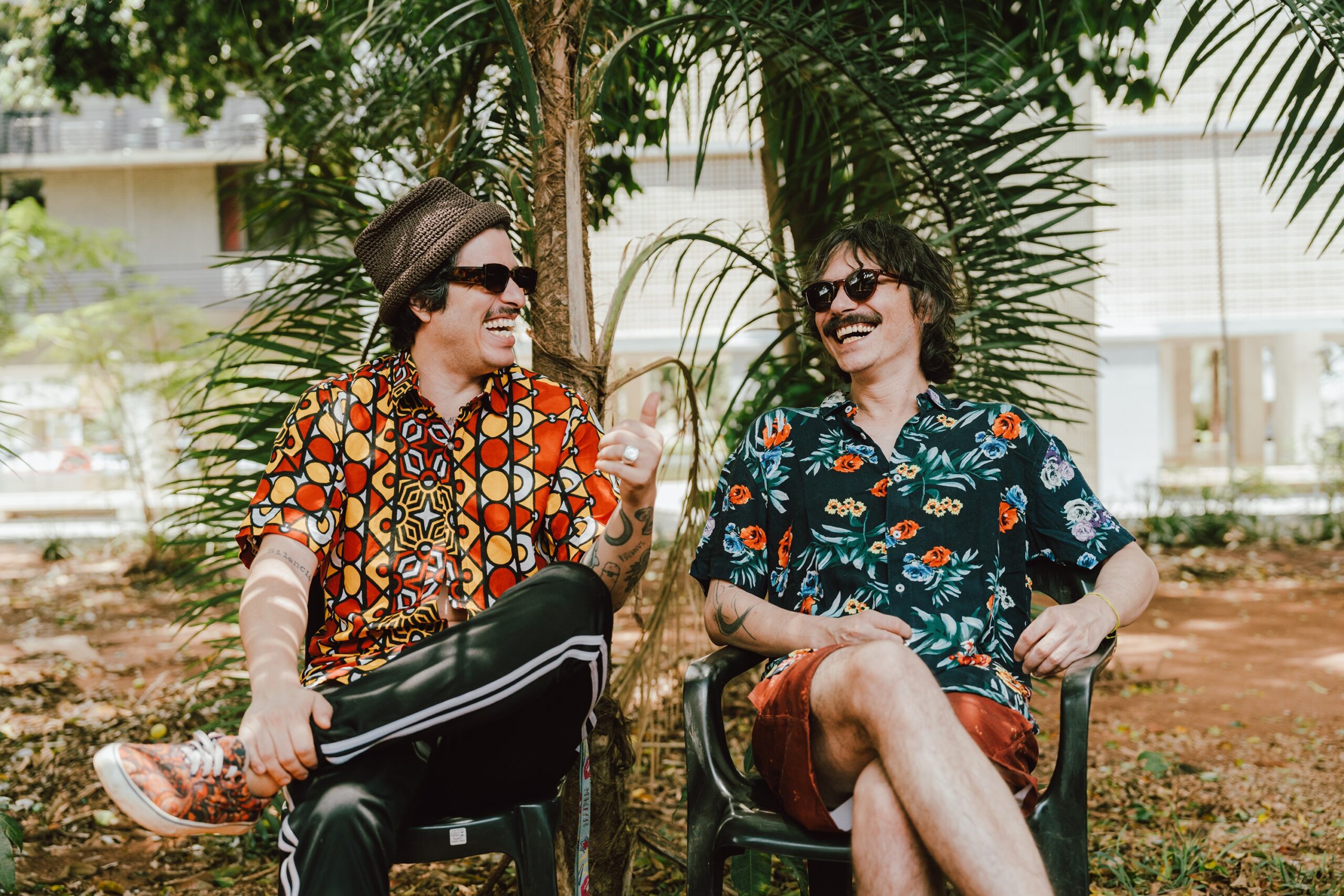 Duo Lambada da Serpente aposta em “latinidade futurista” em primeiro EP instrumental - Imagem do artigo original