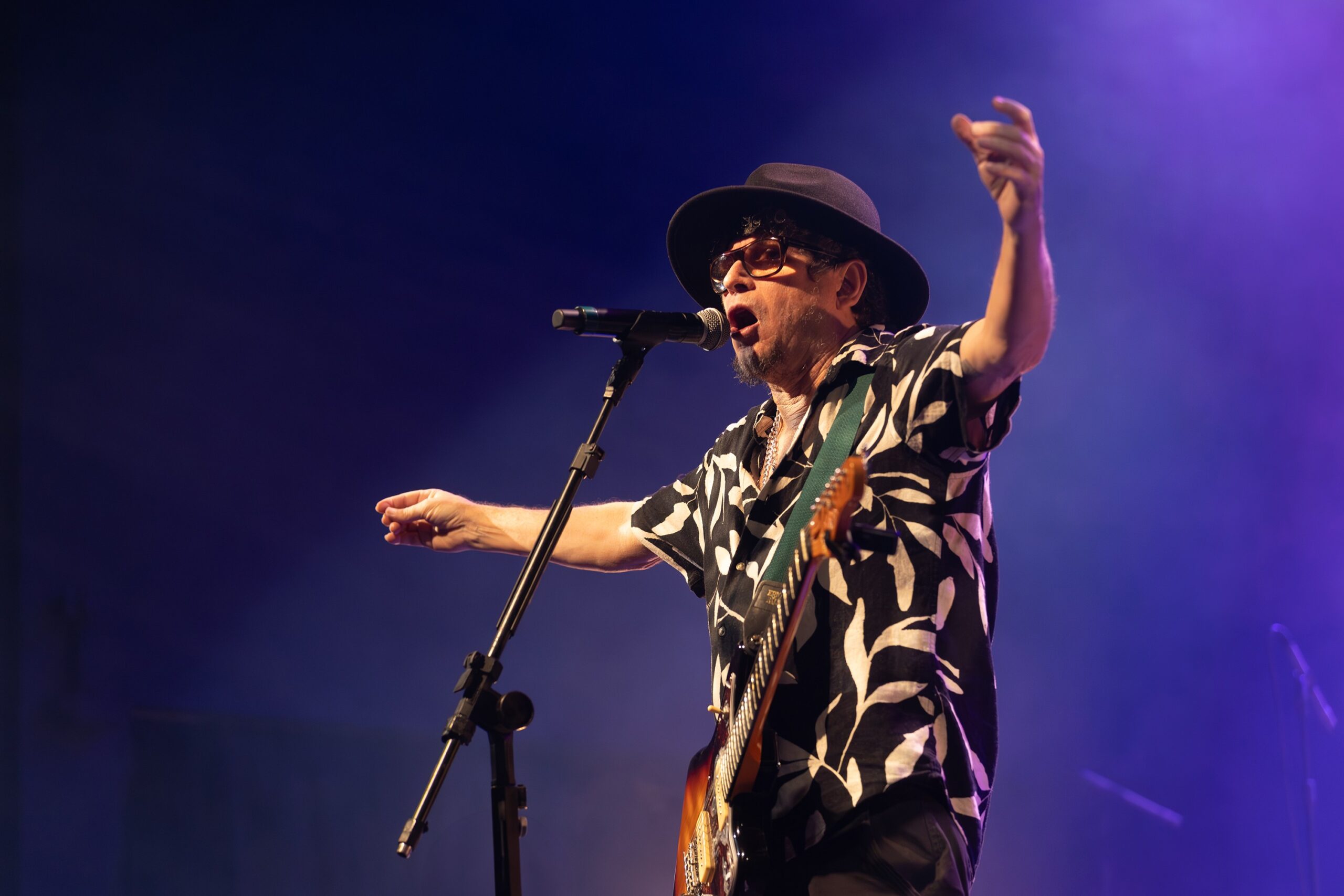 Mundo Livre S/A lança álbum ao vivo com show que marcou 30 anos de “Samba esquema noise” - Imagem do artigo original