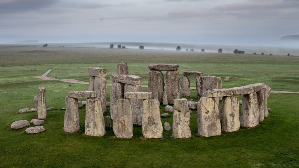 estrutura de madeira de 5 mil anos antecede stonehenge e rev 20260618