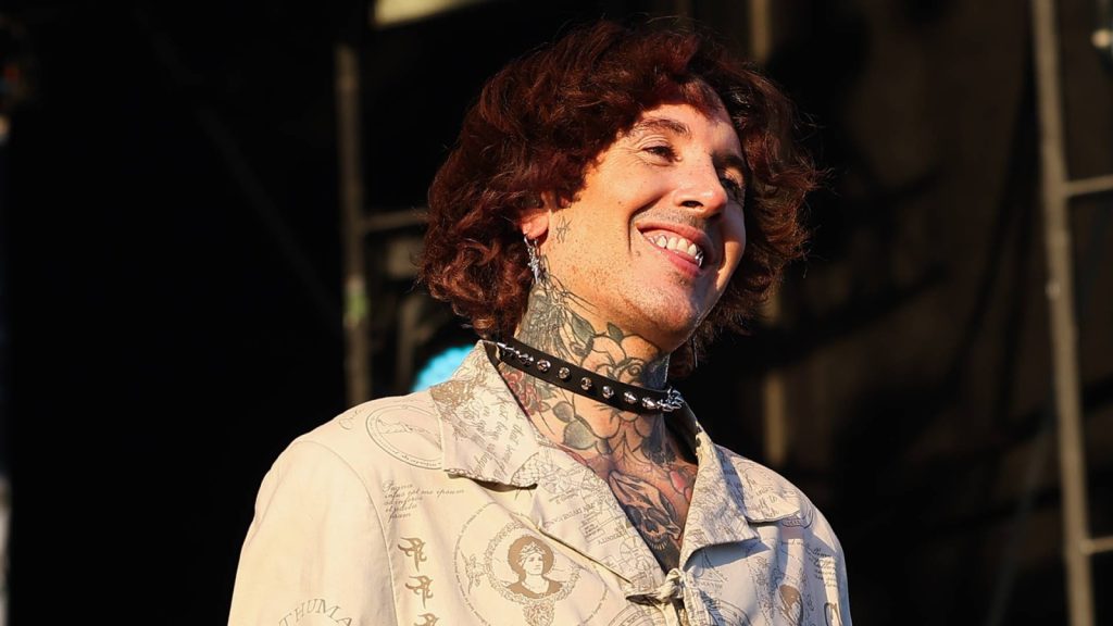 experi ncia aos 15 anos inspira oli sykes a chamar f s ao pa 20260621