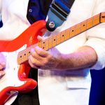 fender quer proibir venda de guitarras que imitam a stratoca 20260617