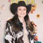 larissa manoela celebra s o jo o com vestido de vaca ao lado 20260609