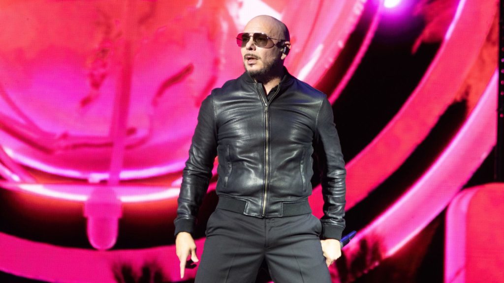 pitbull quer bater recorde guinness com toucas de careca em 20260605