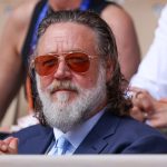 russell crowe responde a cr ticas ap s v deo com f s em sess 20260602