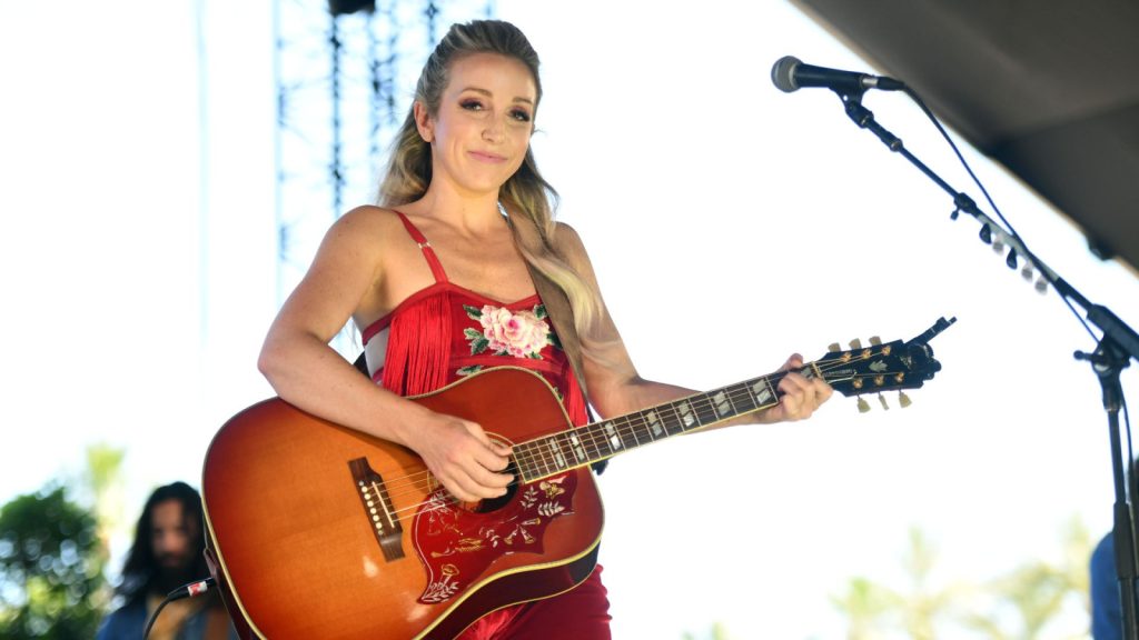 sem pr mios ashley monroe sonha em cantar hit no grammy coun 20260623