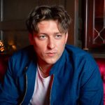 tom francis se junta ao elenco da miniss rie the off weeks c 20260603
