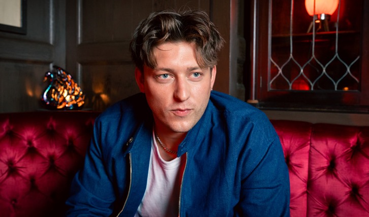 tom francis se junta ao elenco da miniss rie the off weeks c 20260603