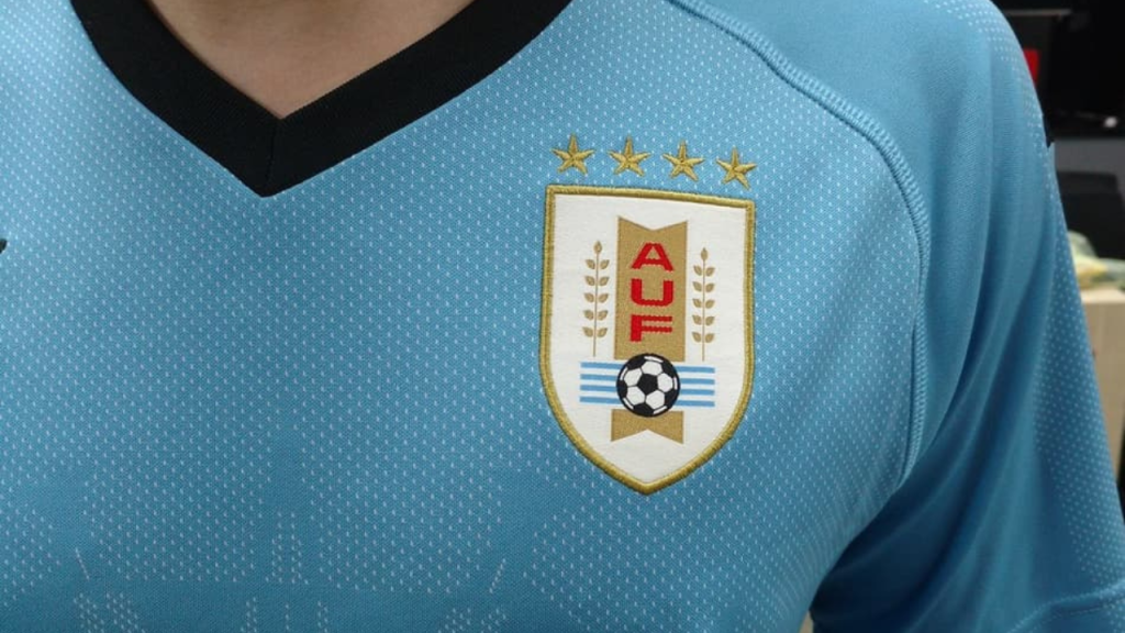 uruguai tem 4 estrelas na camisa mas ganhou s 2 copas entend 20260616