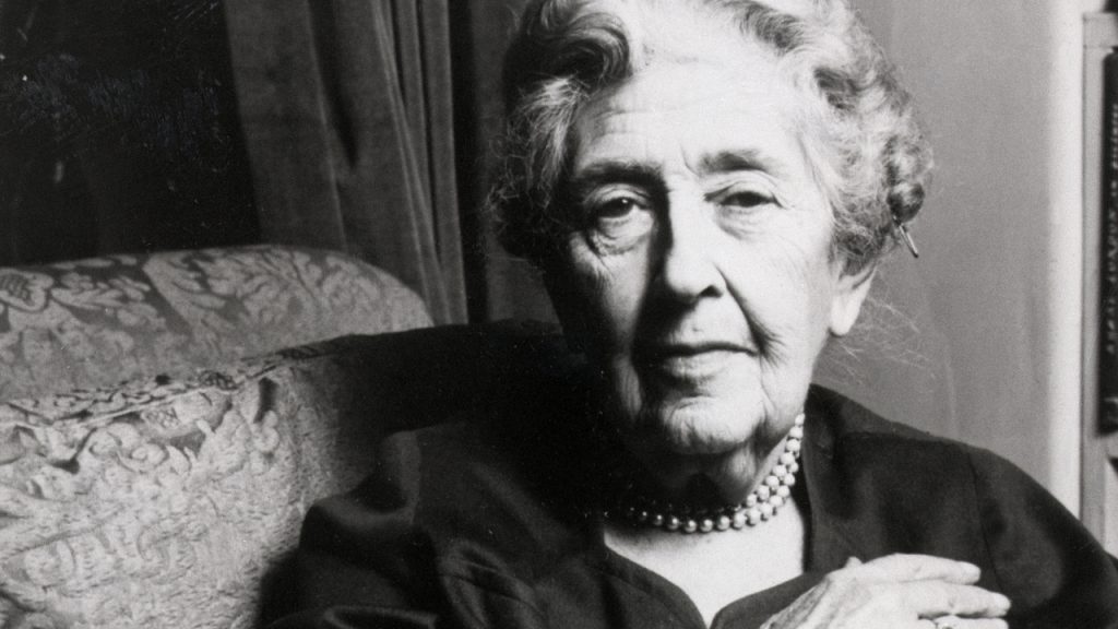 como agatha christie defendeu a missa em latim e influenciou 20260708