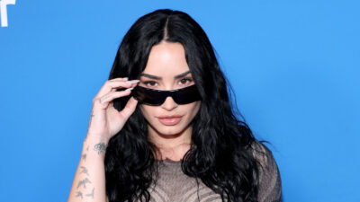 Demi Lovato volta como Mitchie em Camp Rock 3 no Disney Channel
