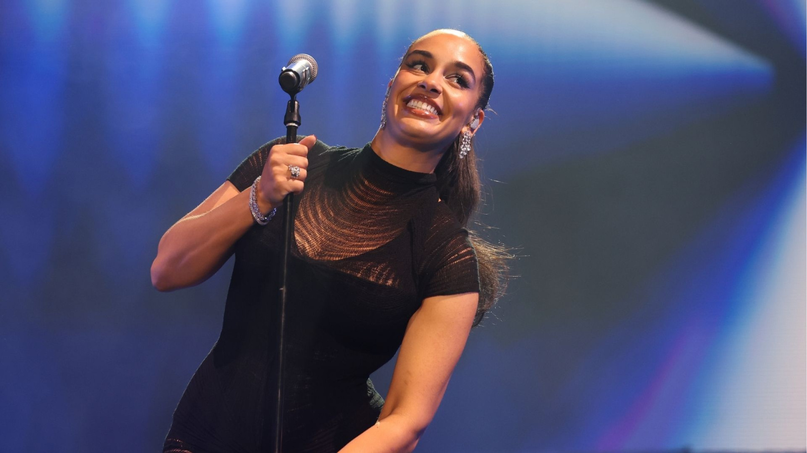 Jorja Smith abraça a pista: eletrônica domina novo álbum