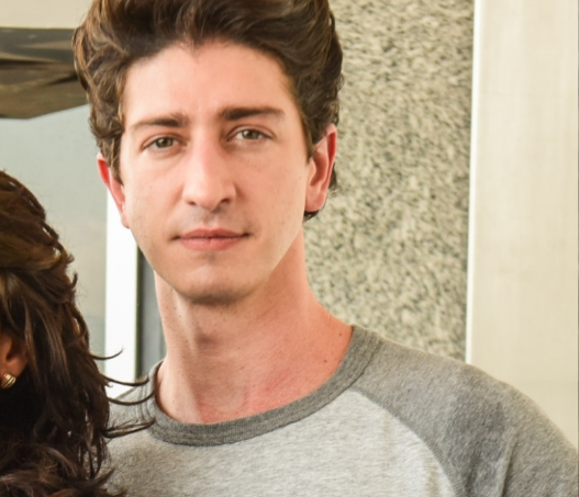 EMMY Internacional 2026 Serie com Johnny Massaro sobre epidemia de HIV AIDS e a novela Garota do Momento concorrem 09 24 2026 11 26 AM 1
