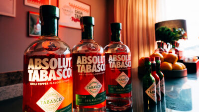 ABSOLUT® estreia vodka picante TABASCO™ em bar temático