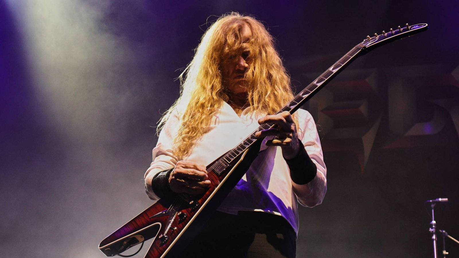 Dave Mustaine anuncia diagnóstico de contratura de Dupuytren e fala do futuro