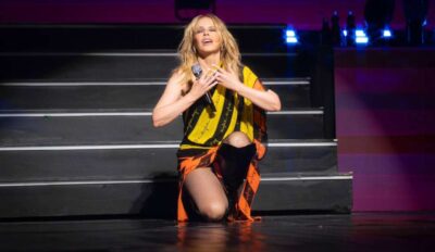 Kylie Minogue leva espetáculo visual de 20 minutos à final da AFL