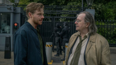 Novo James Bond já teria dono, diz Gary Oldman — ele aposta em Jack Lowden